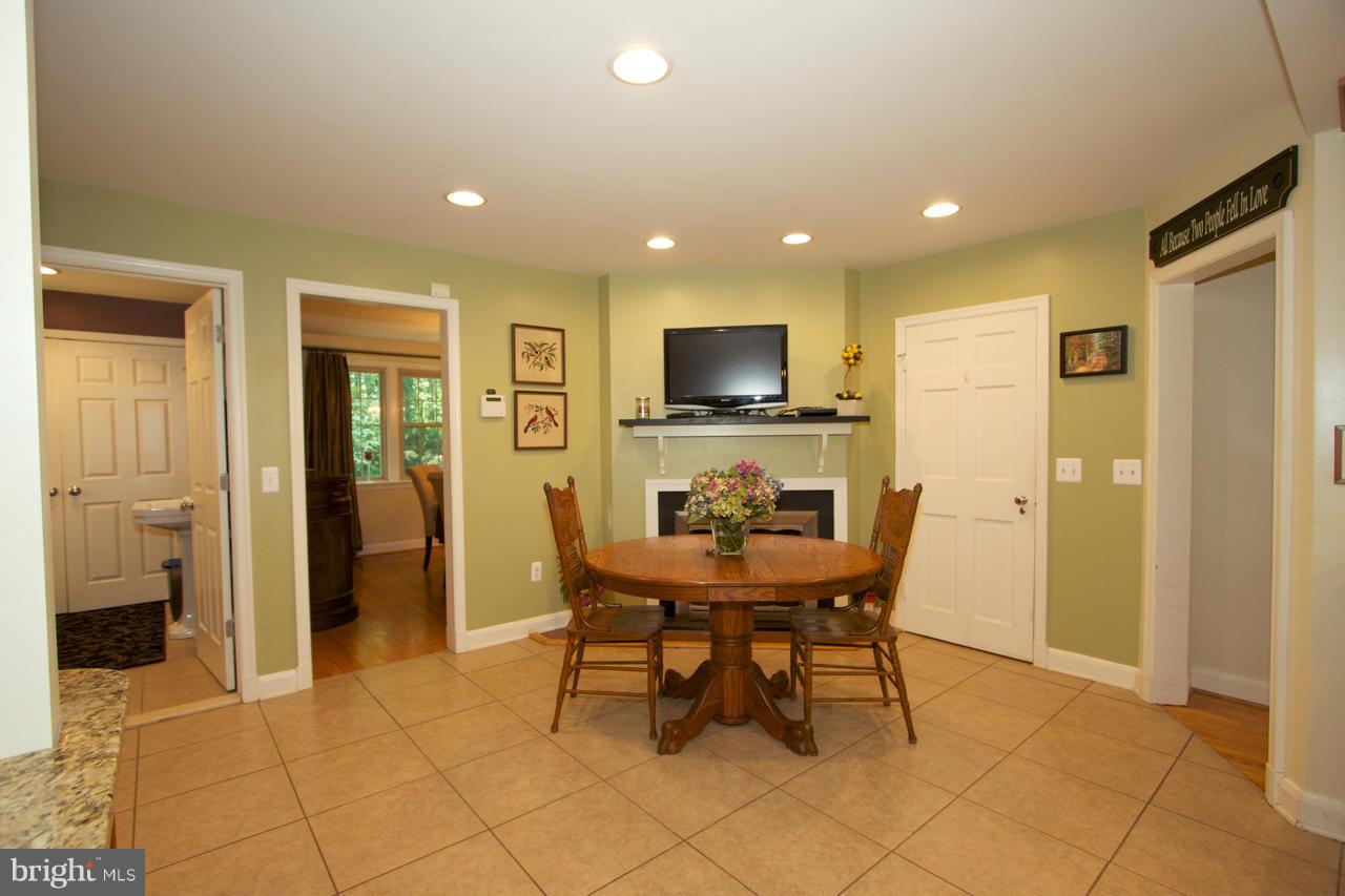 5607 Williams Road Hydes, MD 21082 - Photo 8 of 29 Kitchen