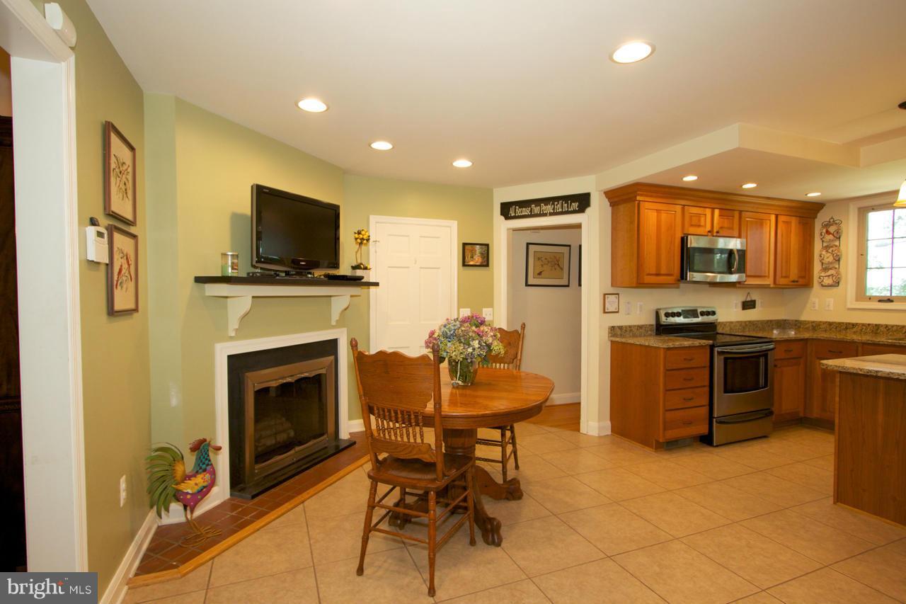 5607 Williams Road Hydes, MD 21082 - Photo 9 of 29 Kitchen