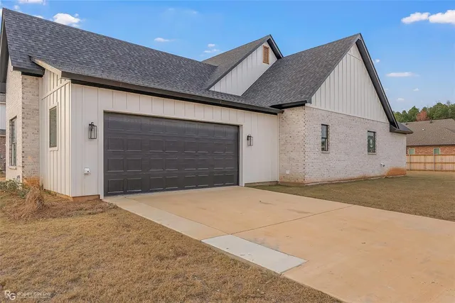 $490,770 | 66 Turtle Creek Drive, Benton, LA 71006