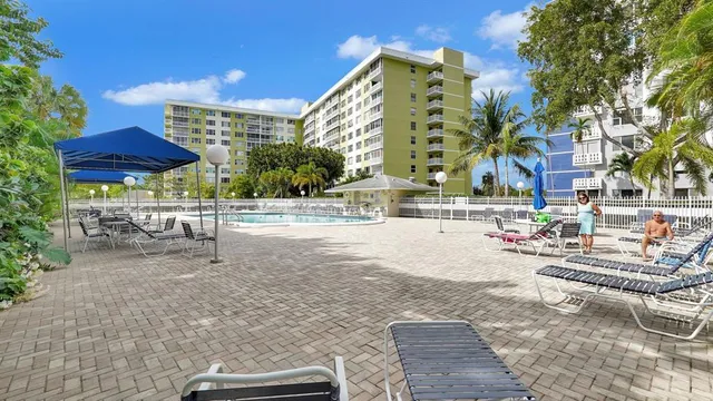 $289,999 | 4400 Hillcrest Drive, Unit 719C, Hollywood, FL 33021