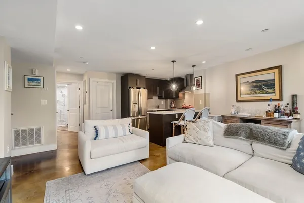 $5,000 | 64-66 Salem Street, Unit 4R, Boston, MA 02113