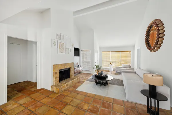 $1,800 | 2100 Tanglewilde Street, Unit 184, Houston, TX 77063