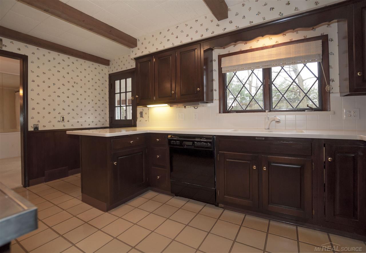 611 Shoreham Road Grosse Pointe, MI 48236 - Photo 20 of 43 31316286-19.JPG