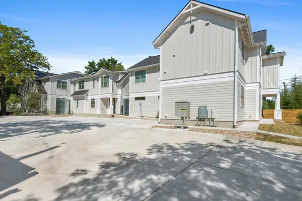 $3,795 | 408 West 38th 1/2 Street, Unit 21, Austin, TX 78751