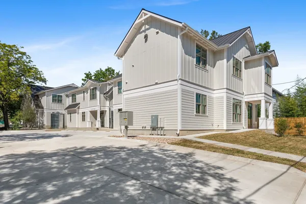 $3,795 | 408 West 38th 1/2 Street, Unit 21, Austin, TX 78751