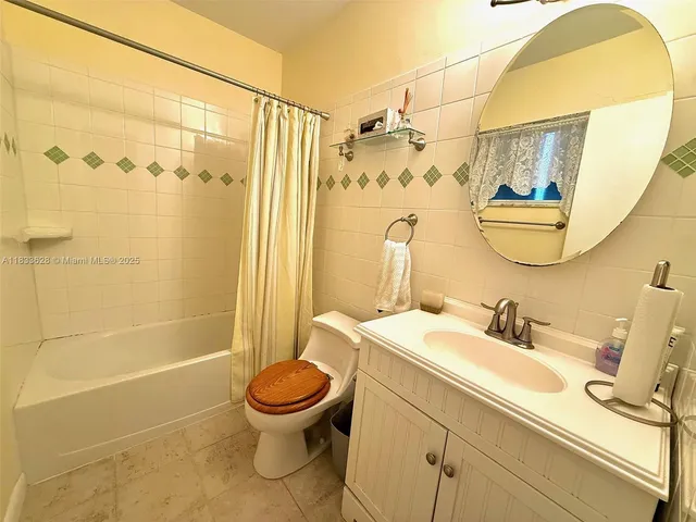 $1,750 | 3240 Northeast 16th Street, Unit 3, Pompano Beach, FL 33062