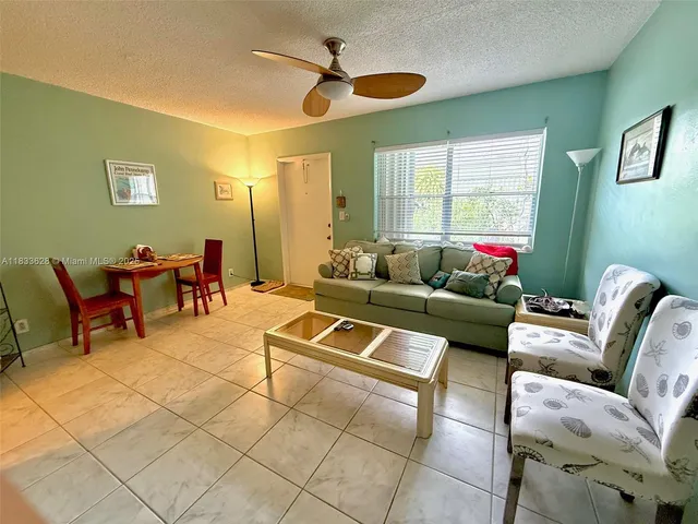 $1,750 | 3240 Northeast 16th Street, Unit 3, Pompano Beach, FL 33062