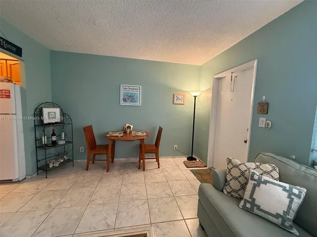 $1,750 | 3240 Northeast 16th Street, Unit 3, Pompano Beach, FL 33062