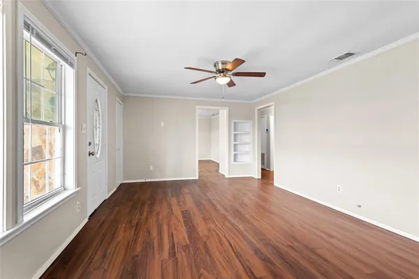 $1,500 | 101 East Williams Street, Bowie, TX 76230