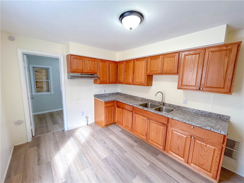 42 Villa Street Rochester, NY 14606 - Photo 8 of 21