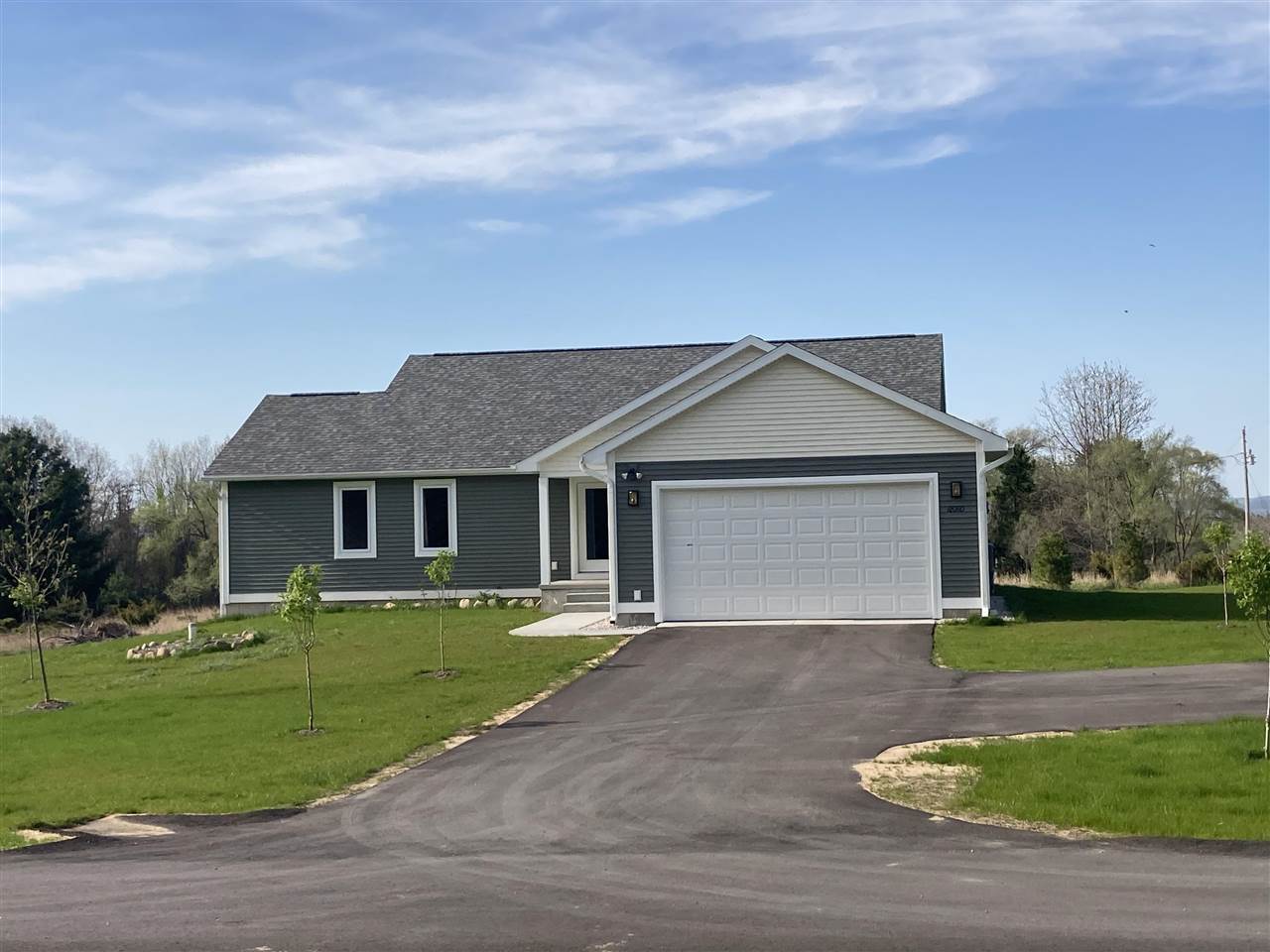 1880 Vanderlip Road Traverse City, MI 49686 - Photo 5 of 33 1883872-4.JPG