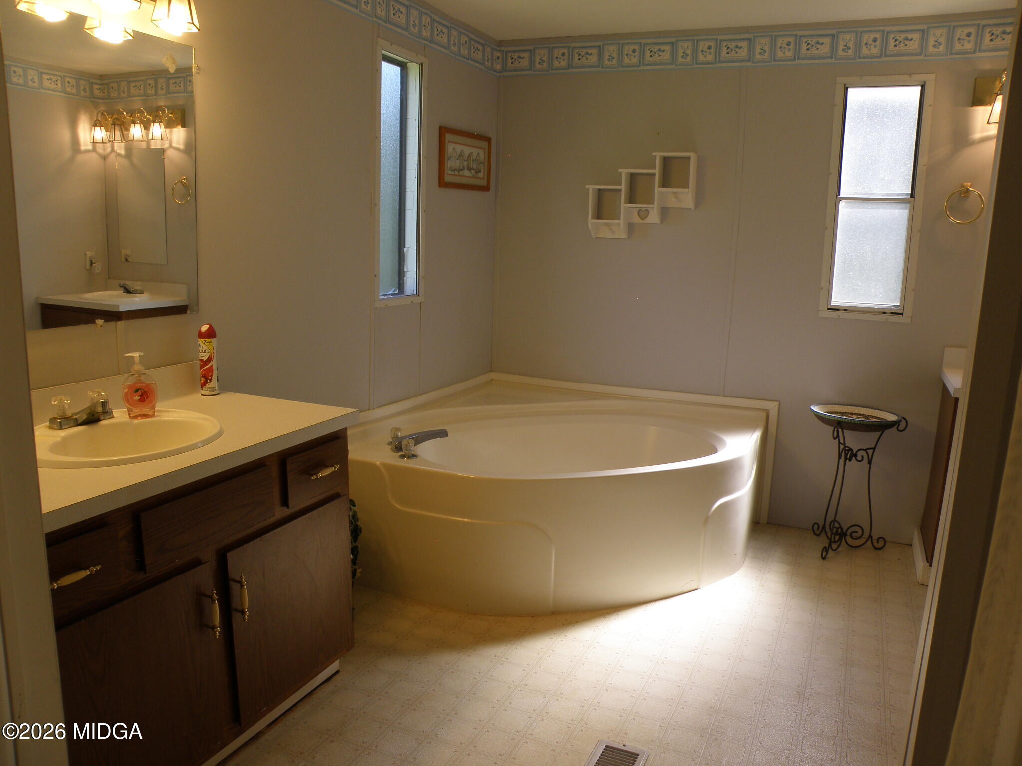 440 Smith Road Haddock, GA 31033 - Photo 15 of 31 Primary Bath (2)