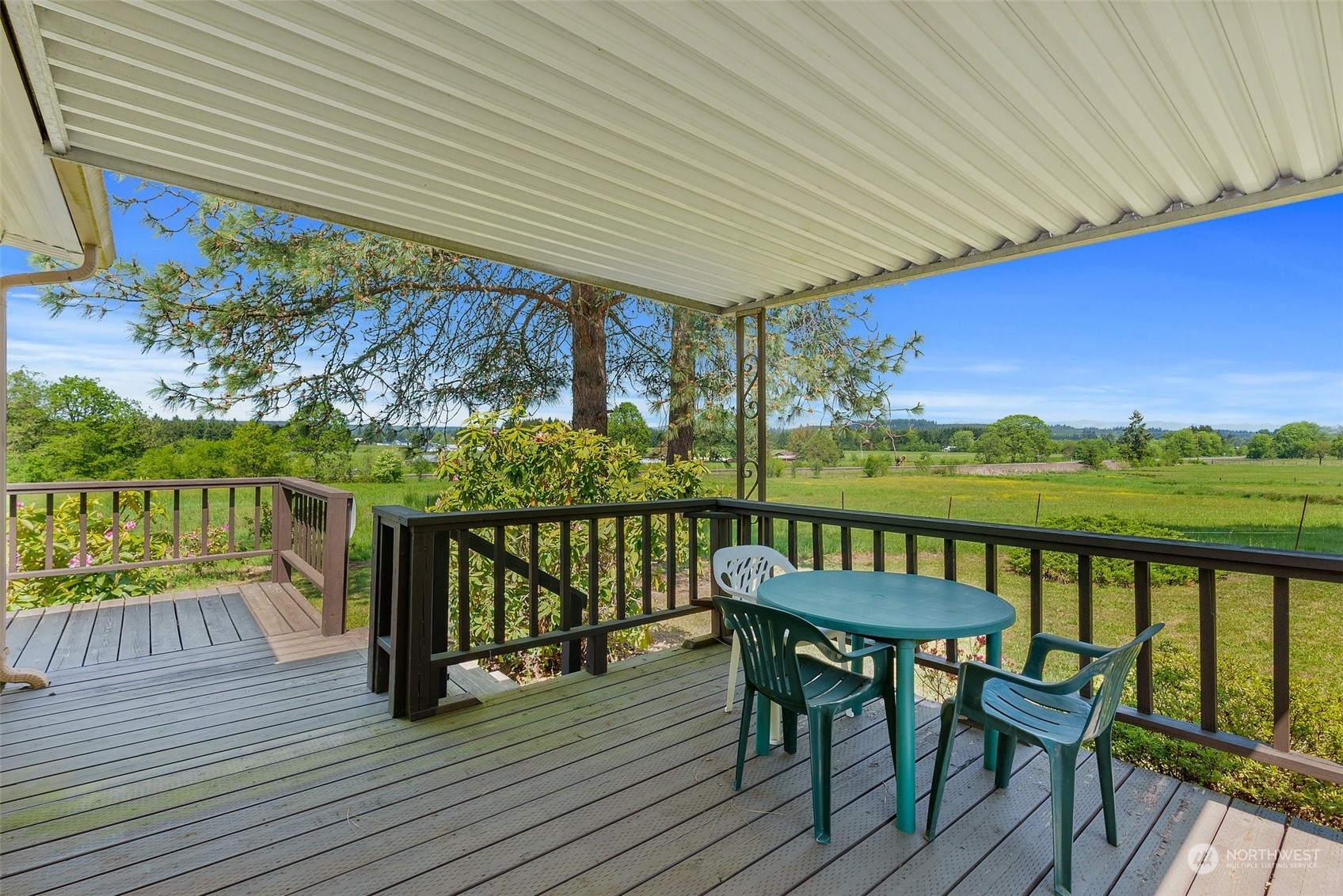 113 Coulson Road Chehalis, WA 98532 - Photo 21 of 25 a view of a chairs on the roof deck
