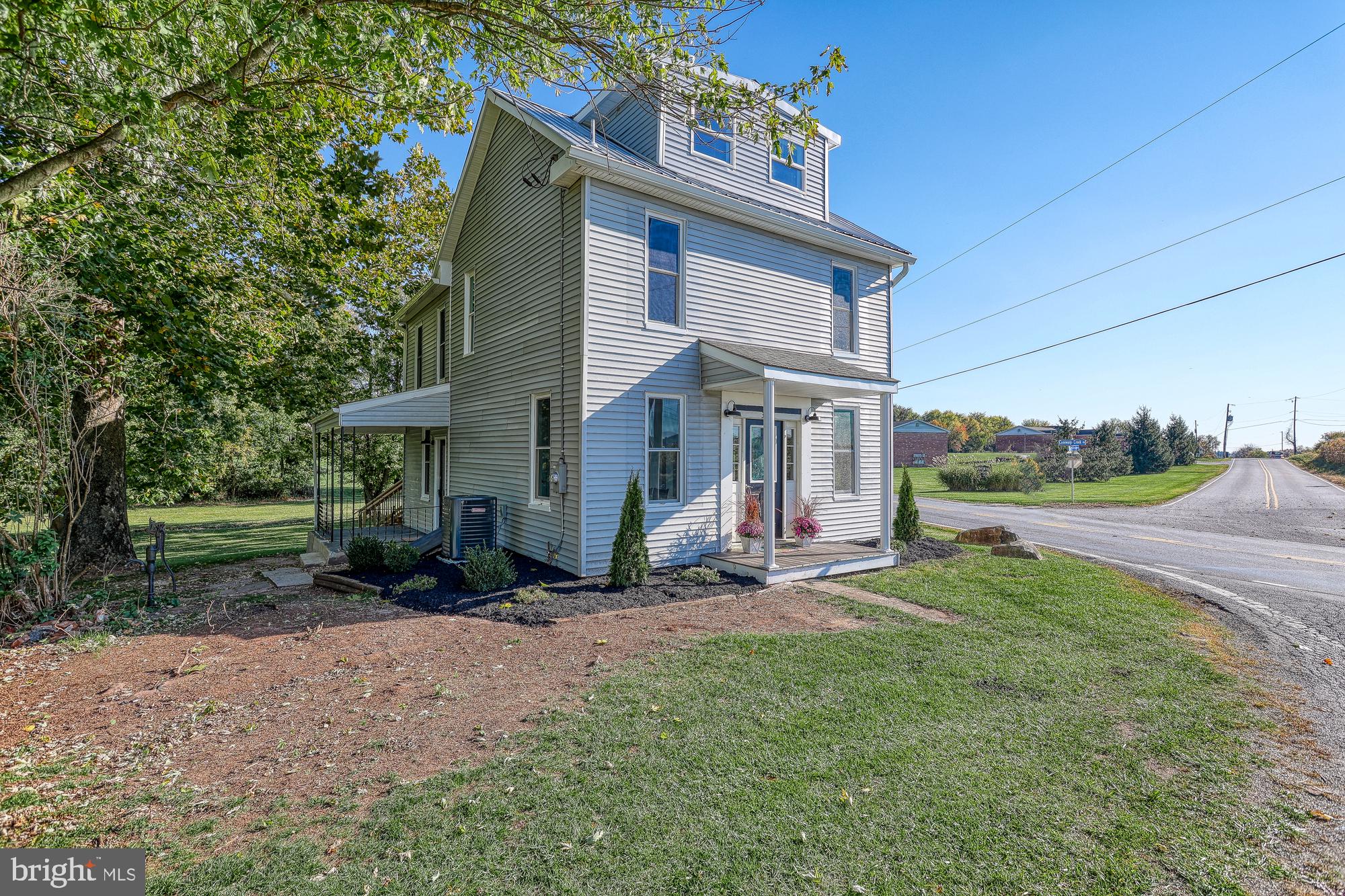 305 Bowers Bridge Road Manchester, PA 17345 - Photo 3 of 76 Gallery Image 3