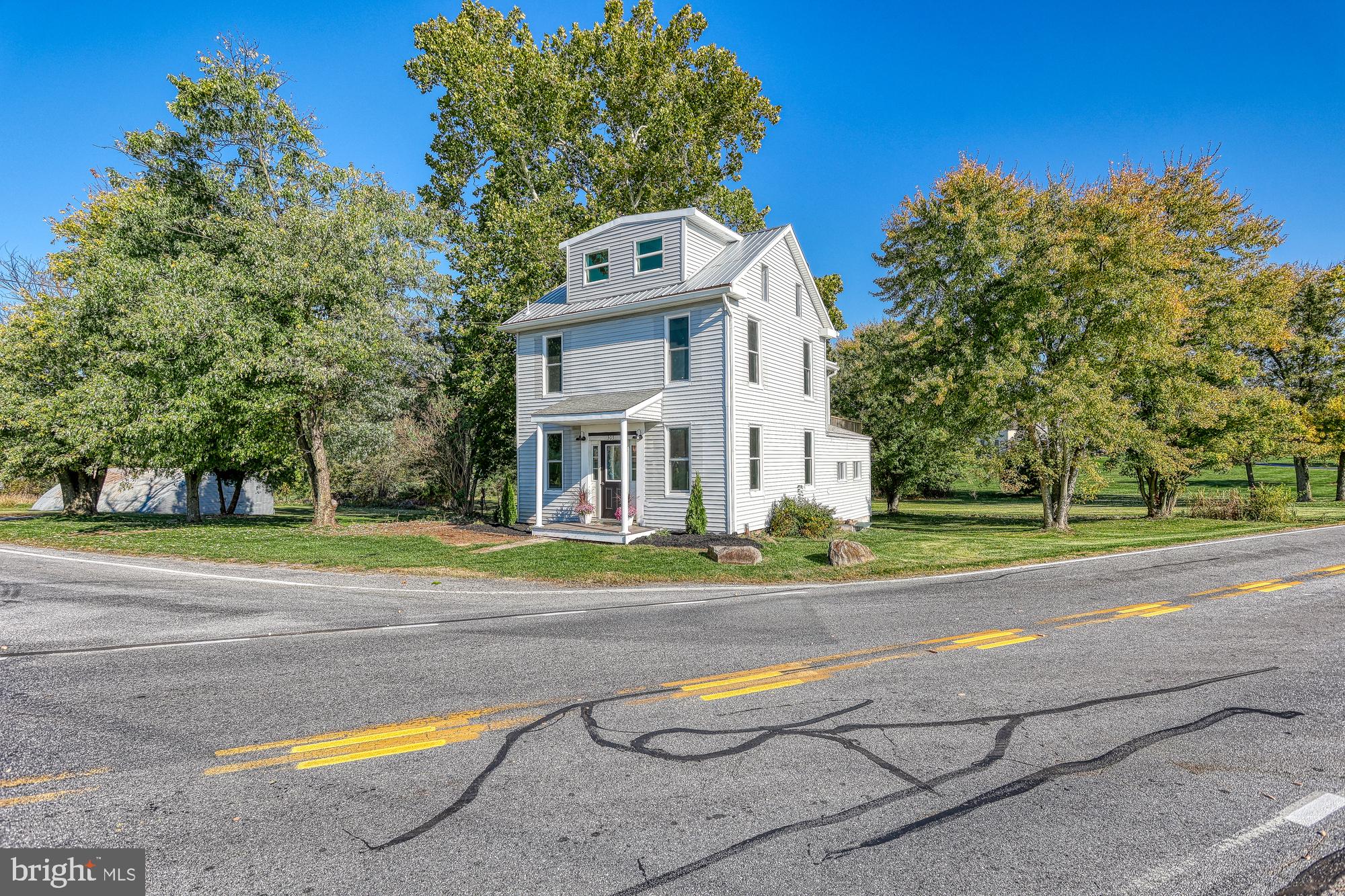 305 Bowers Bridge Road Manchester, PA 17345 - Photo 4 of 76 Gallery Image 4
