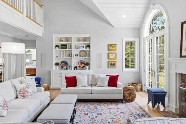 $3,100,000 | 34 Farm Valley Road, Osterville, MA 02655