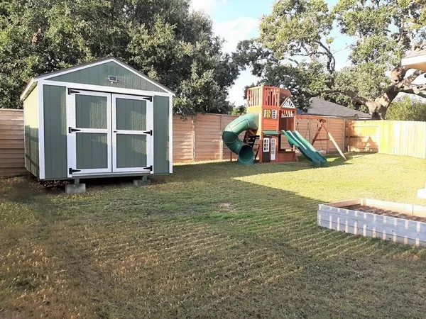 $2,100 | 161 Syrah Court, Leander, TX 78641