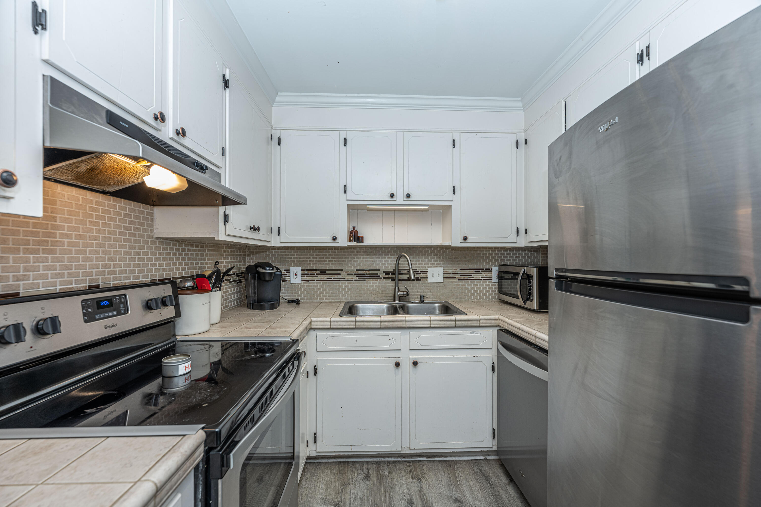 107 Waring Road Summerville, SC 29485 - Photo 15 of 35 Kitchen