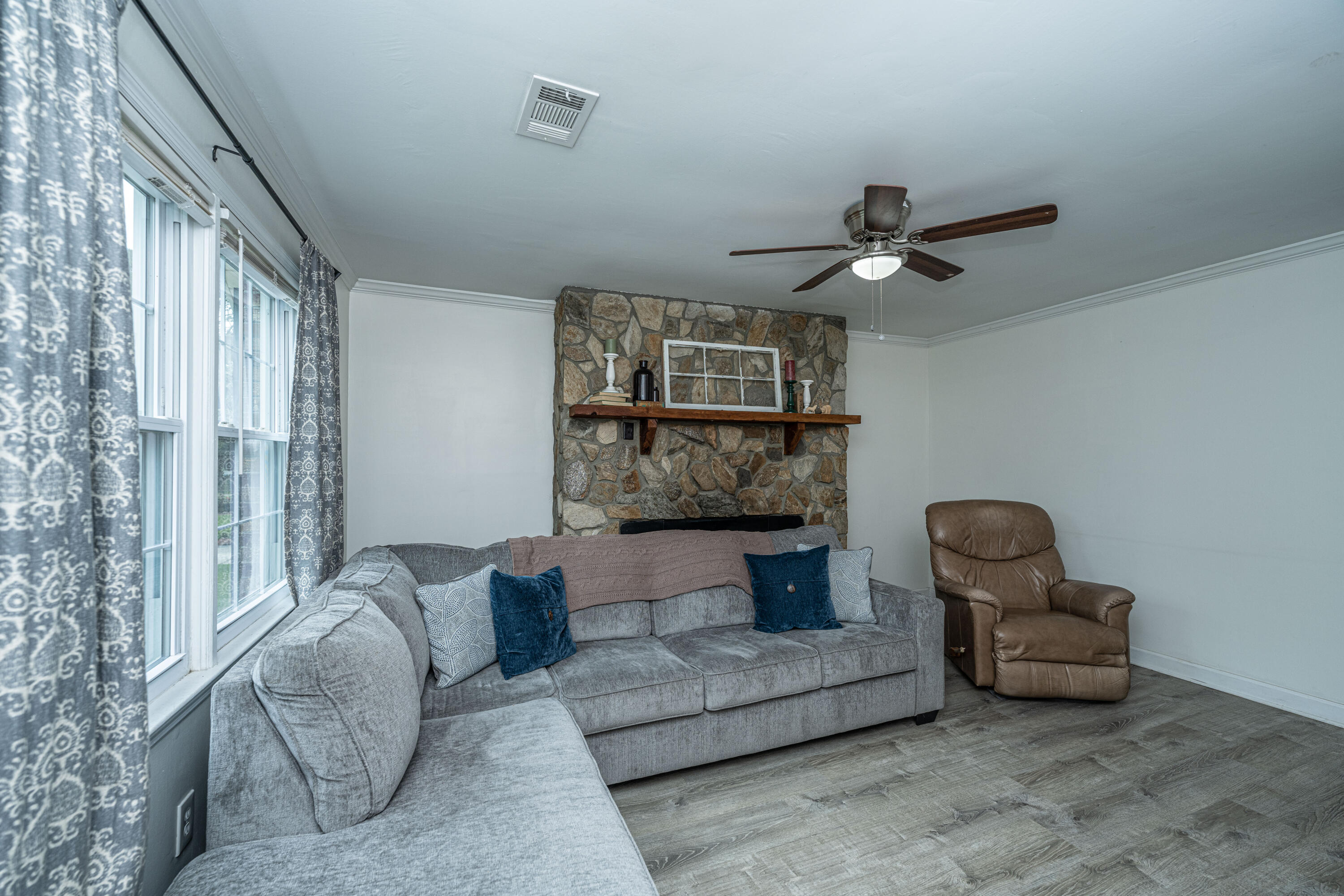 107 Waring Road Summerville, SC 29485 - Photo 4 of 35 Family Room