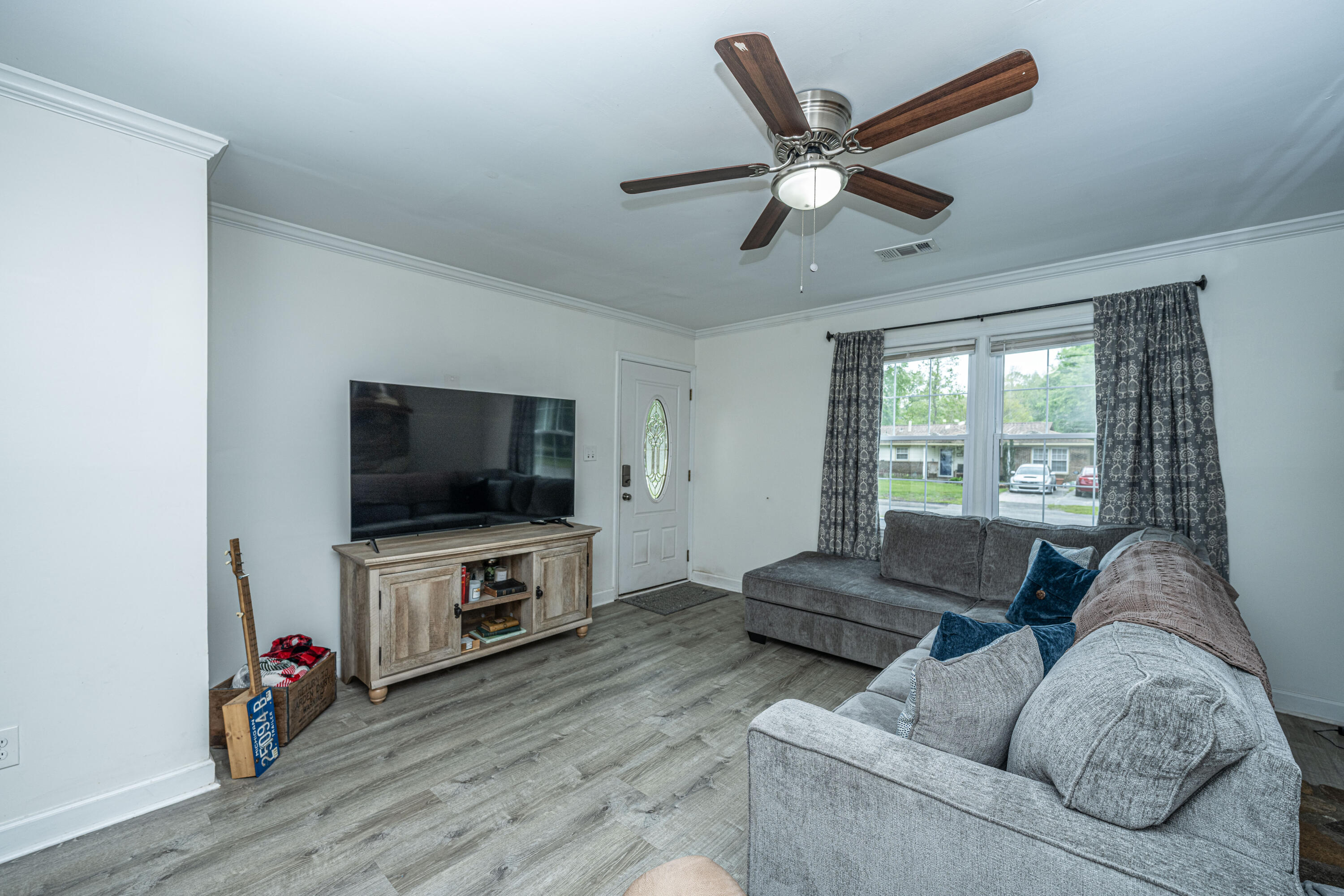 107 Waring Road Summerville, SC 29485 - Photo 6 of 35 Family Room