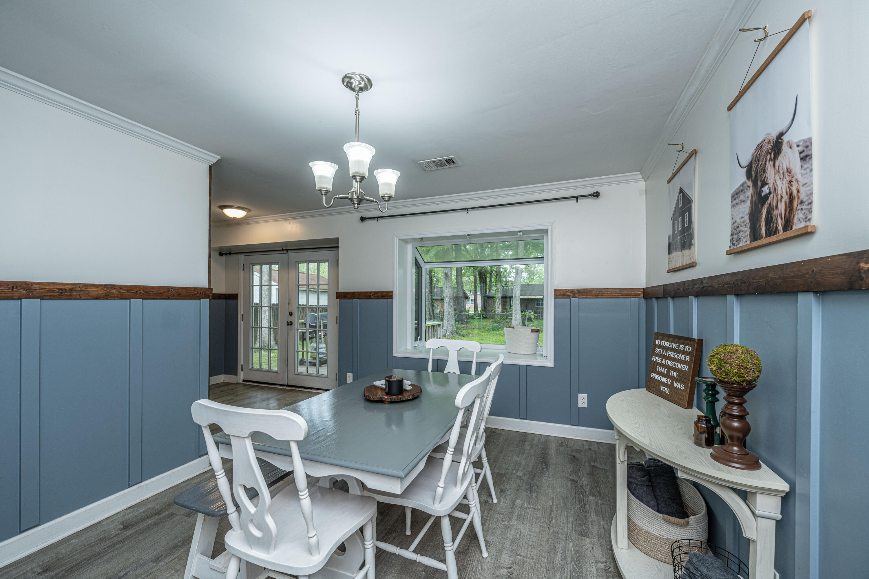 107 Waring Road Summerville, SC 29485 - Photo 10 of 35 Eat-In Space