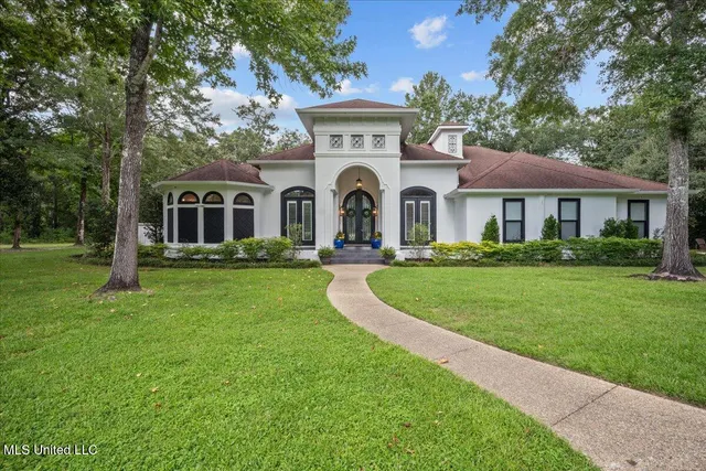 $895,000 | 2401 Olde Oak Pointe, Ocean Springs, MS 39564