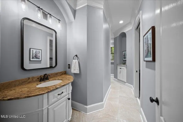 $895,000 | 2401 Olde Oak Pointe, Ocean Springs, MS 39564