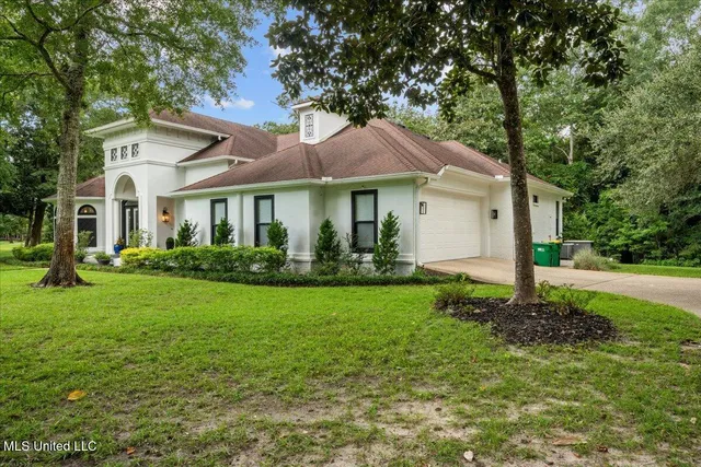 $895,000 | 2401 Olde Oak Pointe, Ocean Springs, MS 39564