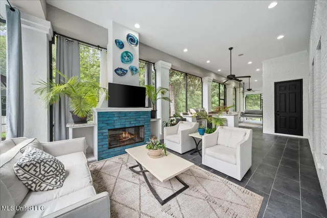 $895,000 | 2401 Olde Oak Pointe, Ocean Springs, MS 39564