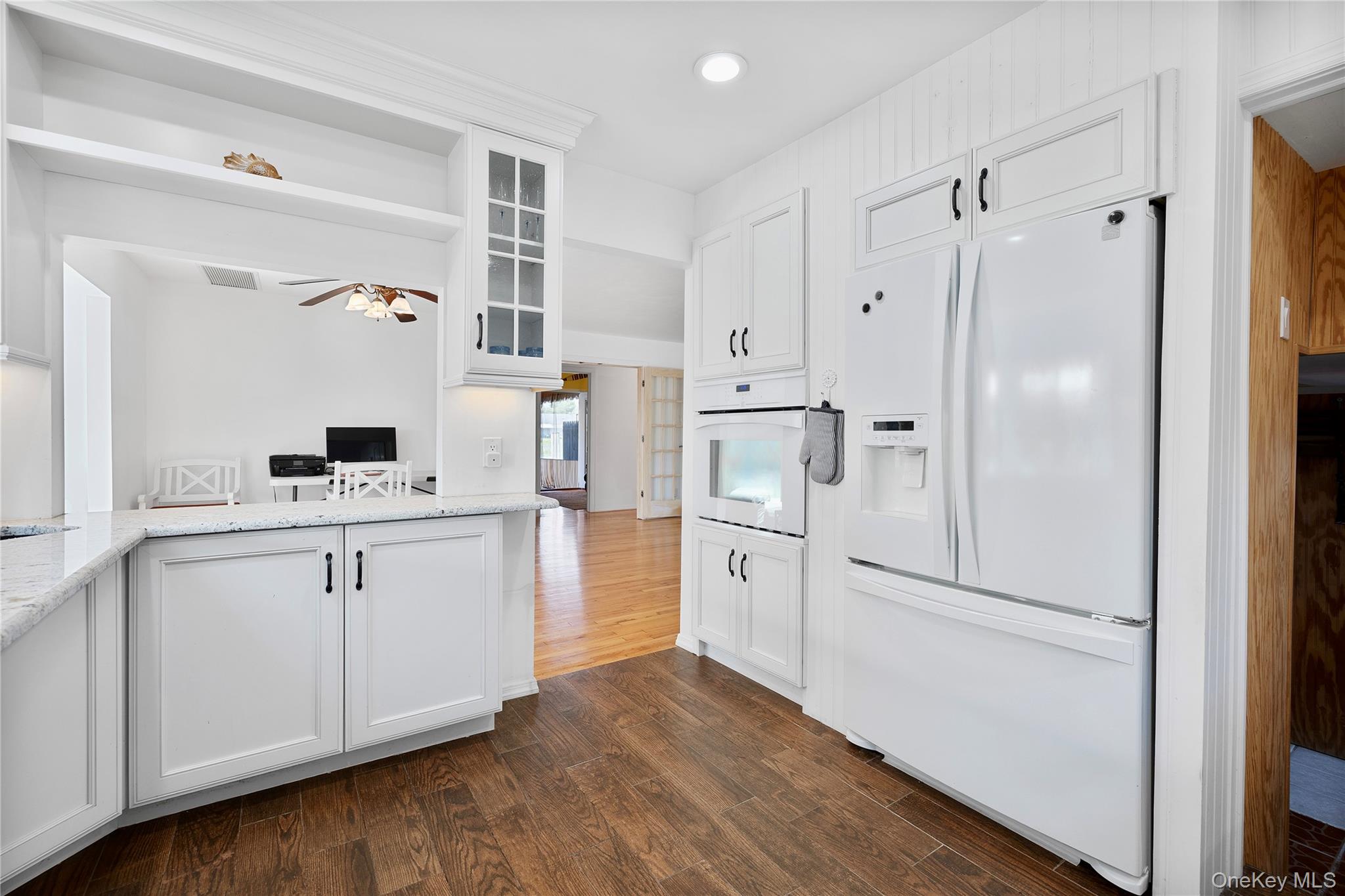 34 Cape Road Amityville, NY 11701 - Photo 9 of 36