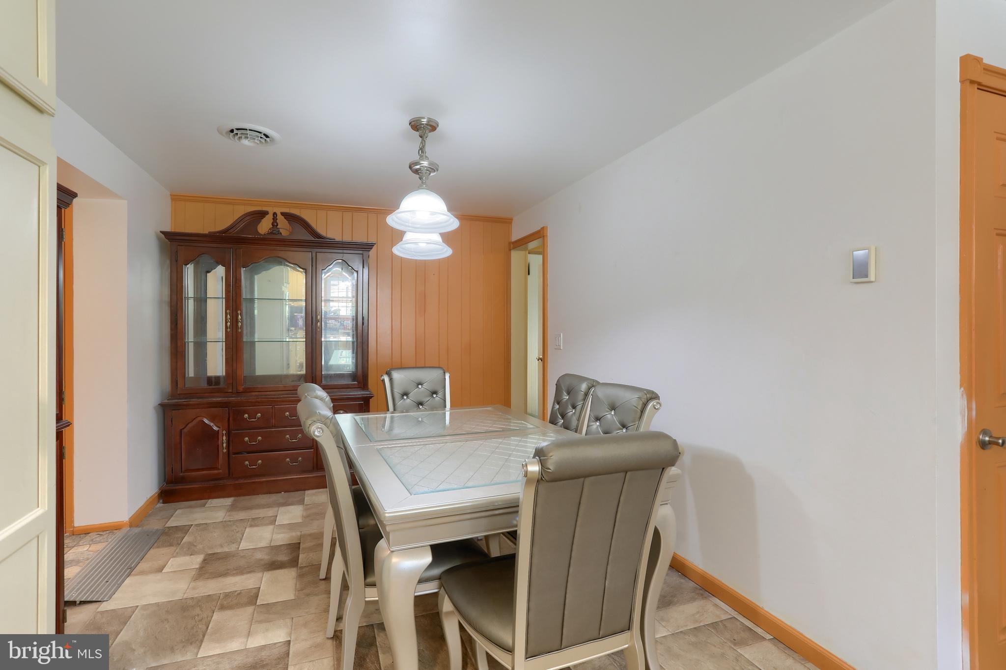 5691 Chambers Hill Road Harrisburg, PA 17111 - Photo 14 of 49