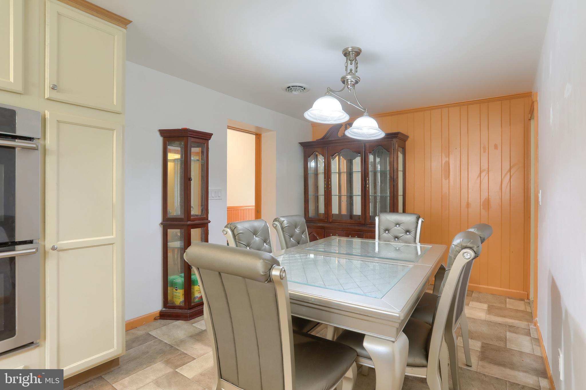 5691 Chambers Hill Road Harrisburg, PA 17111 - Photo 15 of 49