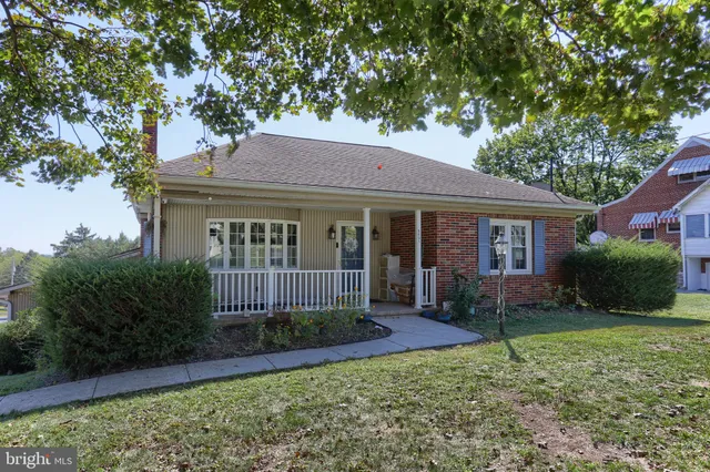 $379,900 | 5691 Chambers Hill Road, Harrisburg, PA 17111