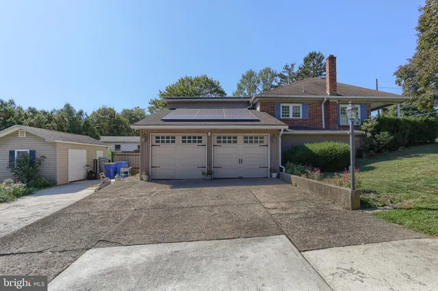 $379,900 | 5691 Chambers Hill Road, Harrisburg, PA 17111