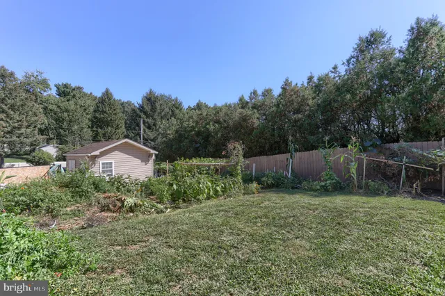 $379,900 | 5691 Chambers Hill Road, Harrisburg, PA 17111