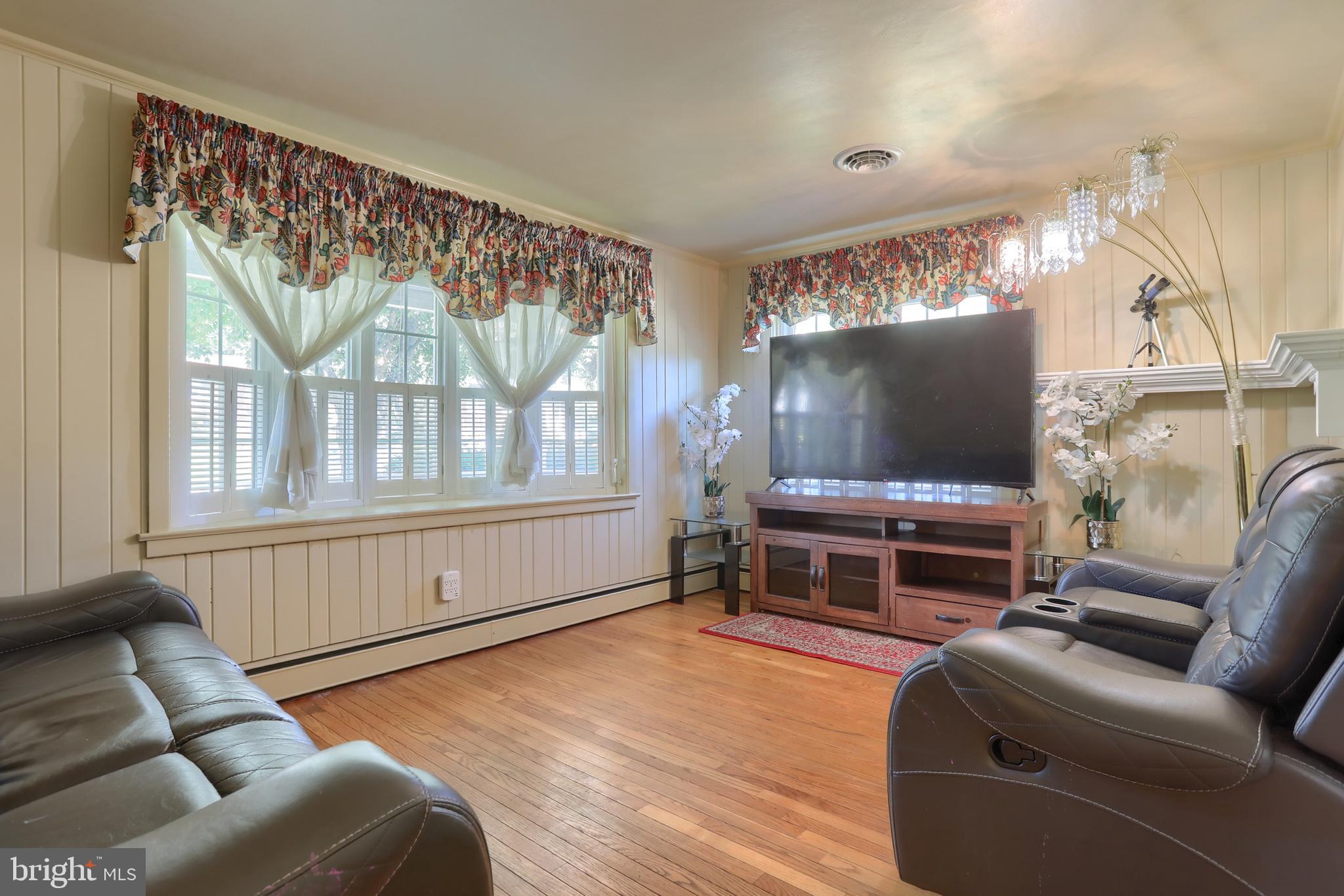 5691 Chambers Hill Road Harrisburg, PA 17111 - Photo 8 of 49