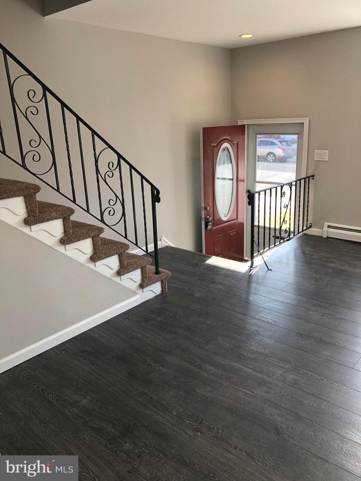 3825 Fairdale Road Philadelphia, PA 19154 - Photo 3 of 13 Enterence