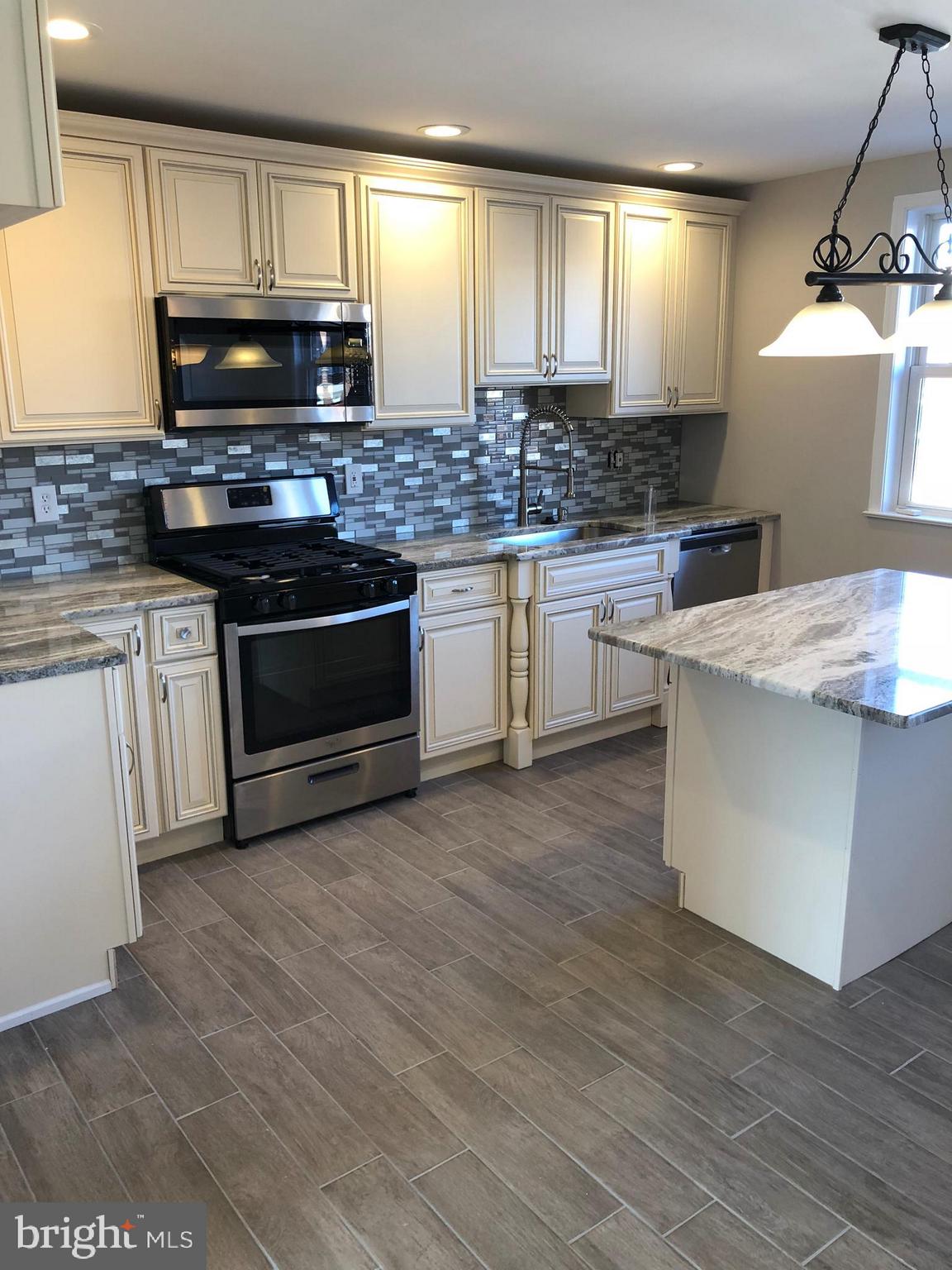 3825 Fairdale Road Philadelphia, PA 19154 - Photo 6 of 13 Kitchen