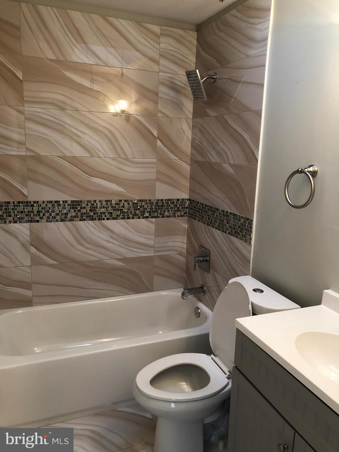 3825 Fairdale Road Philadelphia, PA 19154 - Photo 8 of 13 2nd Floor Bathroom