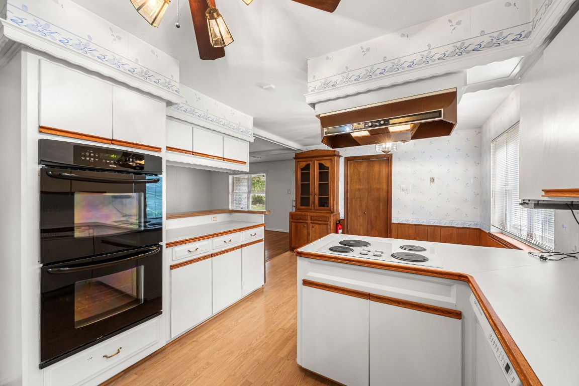 11407 Valley Spring Drive Houston, TX 77043 - Photo 12 of 32 Kitchen.