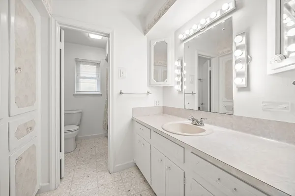 $550,000 | 11407 Valley Spring Drive, Houston, TX 77043