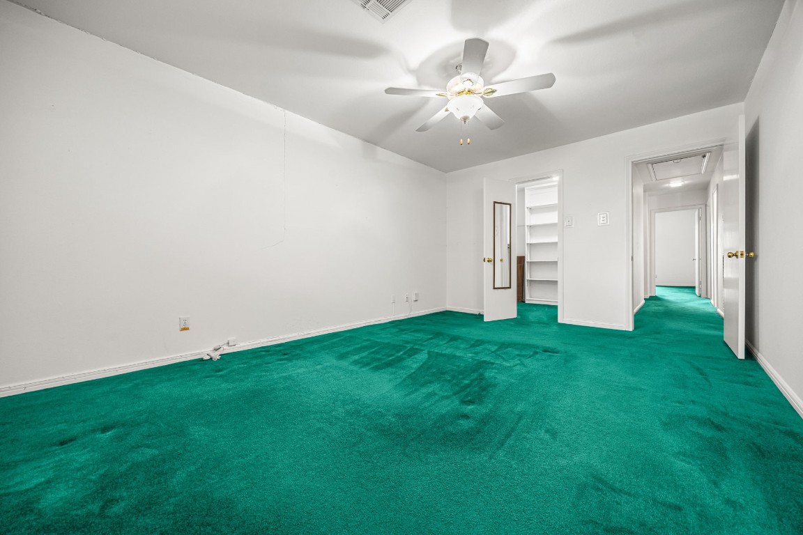 11407 Valley Spring Drive Houston, TX 77043 - Photo 23 of 32 Primary bedroom.