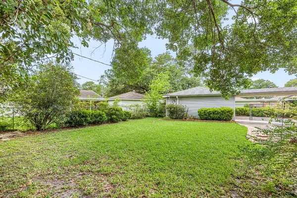 $550,000 | 11407 Valley Spring Drive, Houston, TX 77043