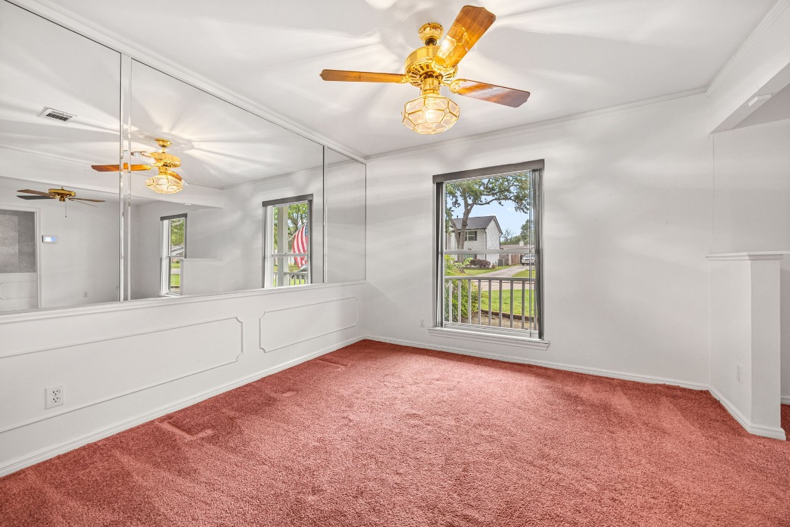 11407 Valley Spring Drive Houston, TX 77043 - Photo 8 of 32 Dining room.