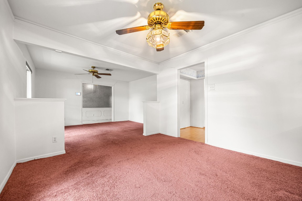 11407 Valley Spring Drive Houston, TX 77043 - Photo 9 of 32 This can also serve as a dining room, office, or playroom.