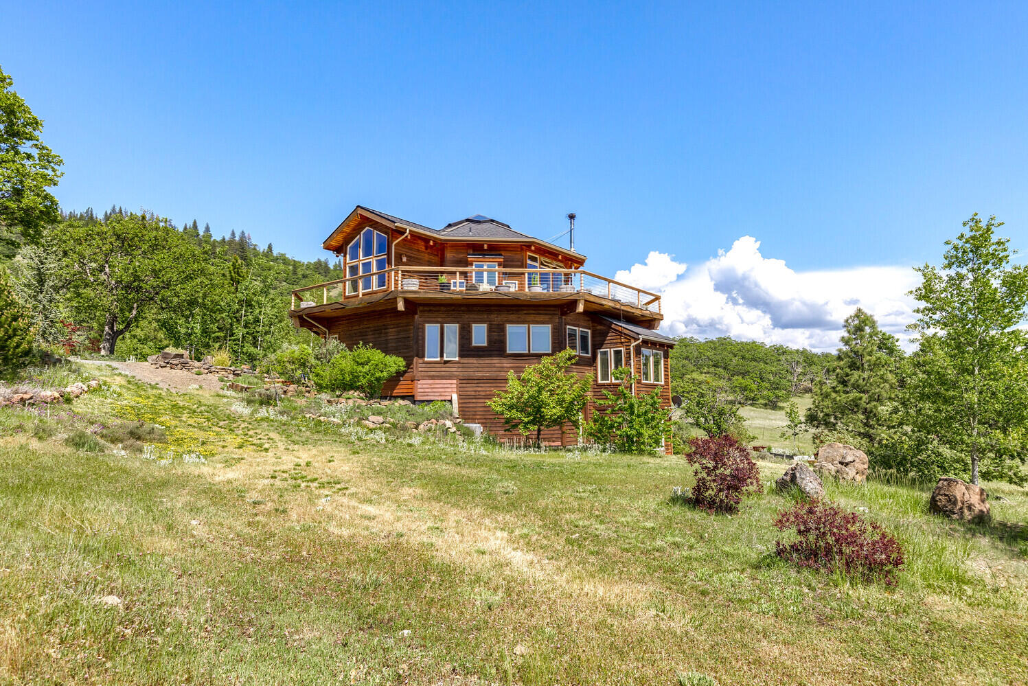 2560 North Valley View Road Ashland, OR 97520 - Photo 50 of 53 99