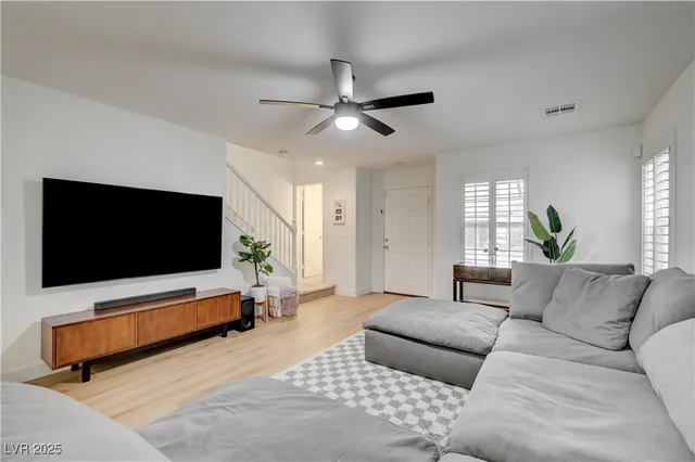 $2,150 | 33 Dandy View Avenue, Las Vegas, NV 89183