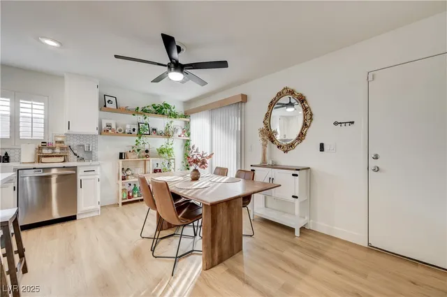 $2,150 | 33 Dandy View Avenue, Las Vegas, NV 89183