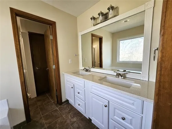 $365,000 | 1300 Northeast 80th Street, Kansas City, MO 64118