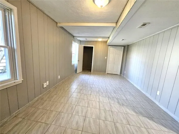 $365,000 | 1300 Northeast 80th Street, Kansas City, MO 64118